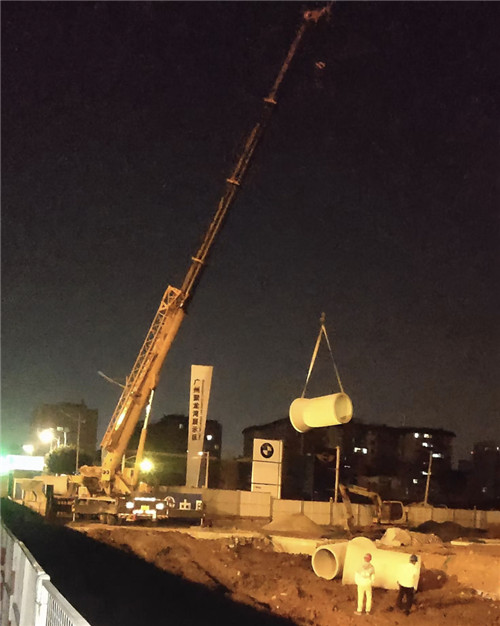 兴安区“弯臂矫正”—— 吊车的 “形变补偿” 技术